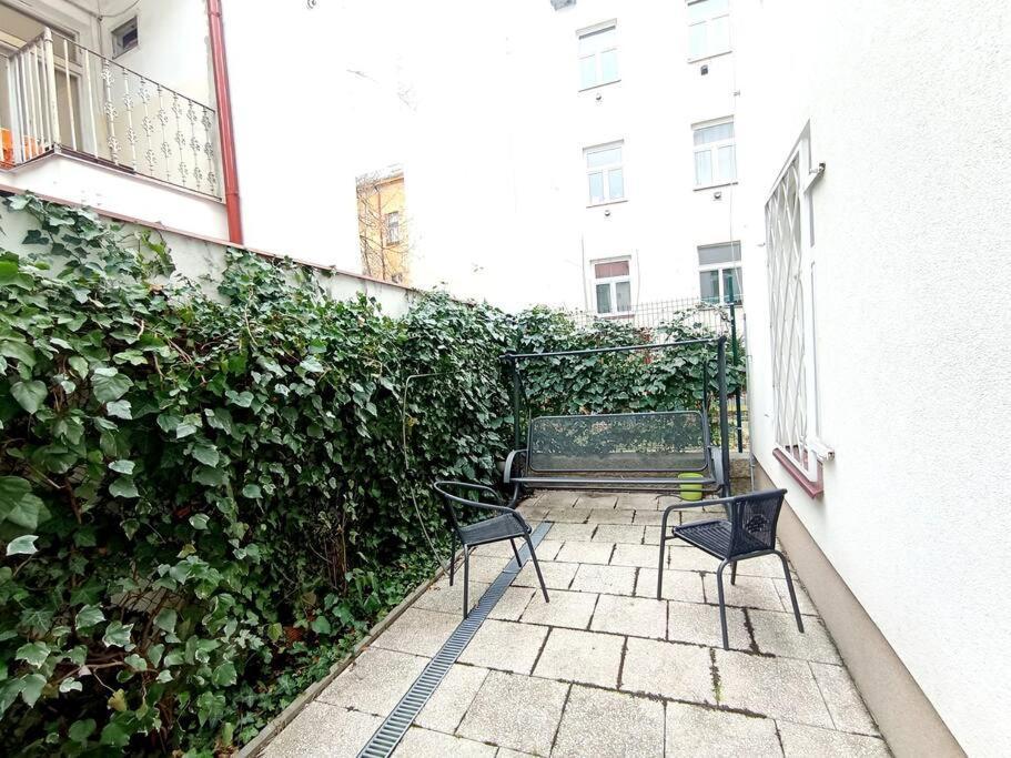 Apartment Captain Nemo Prague Extérieur photo